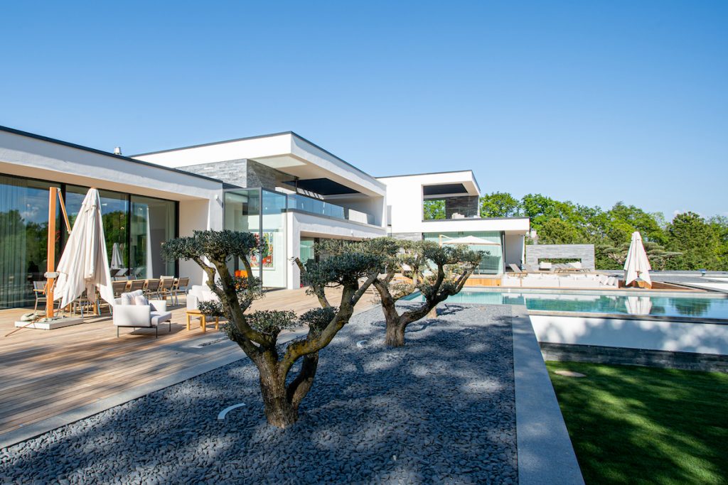 Modern Villa on the Shores of Lake Geneva, Switzerland Icon Private